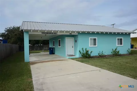 61 N Bayview St #1, Port O'connor, TX 77982