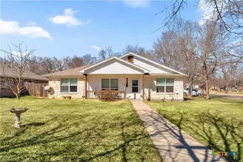 1209 E Avenue F, Lampasas, TX 76550