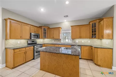 Kitchen - 233 Post Oak Bnd, Inez, TX 77968 photo 1 of 3