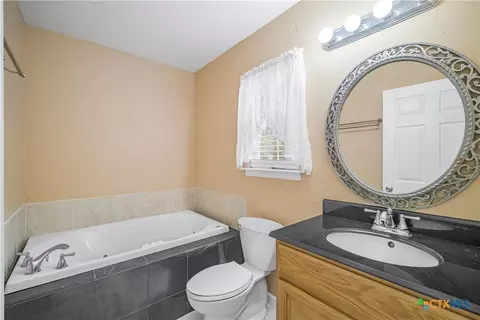 Bath - 233 Post Oak Bnd, Inez, TX 77968 photo 9 of 10