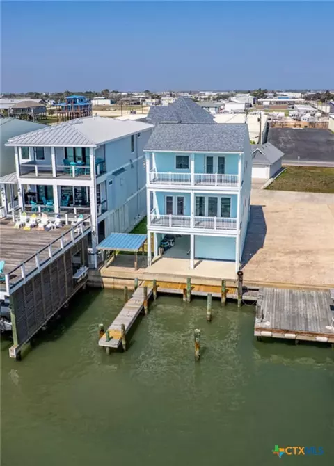 27 Las Palmas Dr, Port O'connor, TX 77982