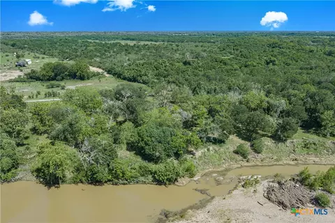 850 Crestview Dr, Cuero, TX 77954