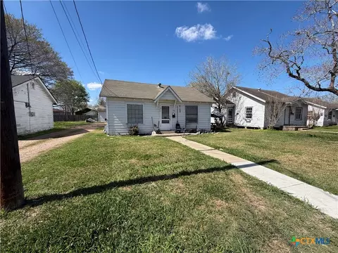 505-507 611 Avenue C, Victoria, TX 77901