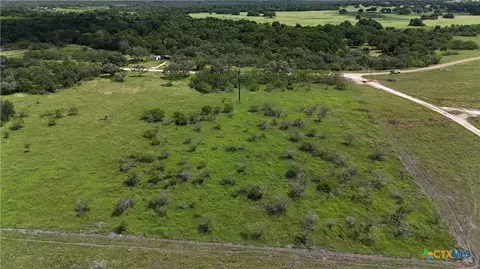 752 Lassman Rd, Goliad, TX 77963