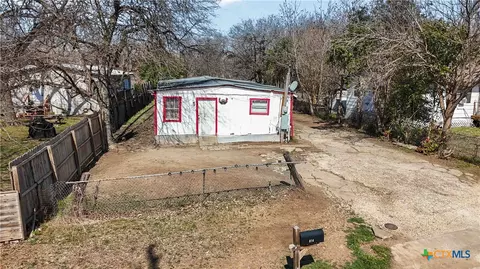 814 Alabama St, San Marcos, TX 78666