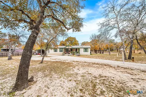 690 Cherry Rdg, Floresville, TX 78114