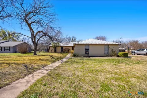 320 Highland Dr, Burnet, TX 78611