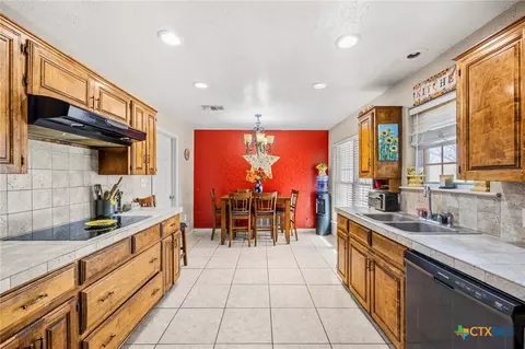320 Highland Dr, Burnet, TX 78611
