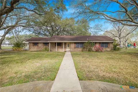 406 Blyth Rd, Victoria, TX 77904