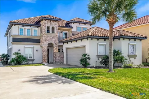 559 W Lago Loop Rd, Port O'connor, TX 77982