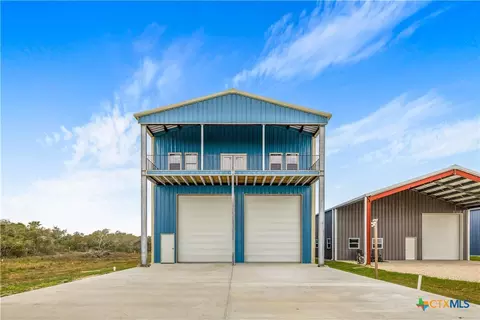 237 Easy St, Port O'connor, TX 77982