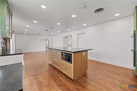 Kitchen - 201 Apache Dr, Temple, TX 76504 photo 7 of 7