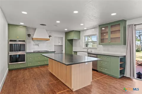 Kitchen - 201 Apache Dr, Temple, TX 76504 photo 1 of 7