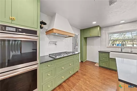 Kitchen - 201 Apache Dr, Temple, TX 76504 photo 4 of 7