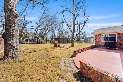Exterior - 201 Apache Dr, Temple, TX 76504 photo 4 of 7