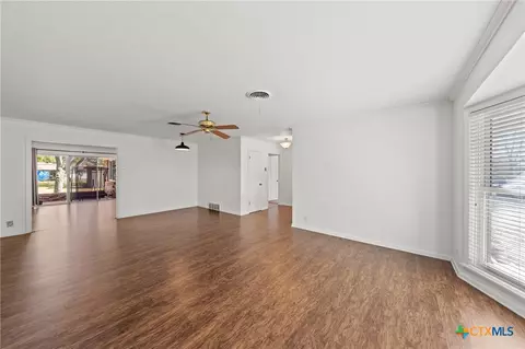 Living - 201 Apache Dr, Temple, TX 76504 photo 4 of 6