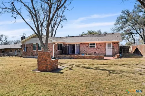 Exterior - 201 Apache Dr, Temple, TX 76504 photo 6 of 7