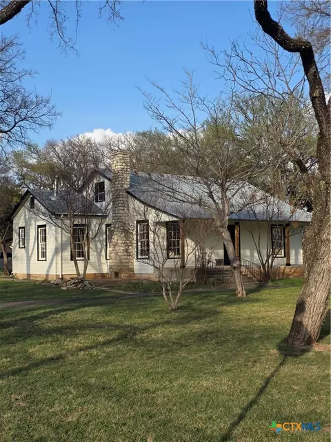 1001 N Penelope St, Belton, TX 76513
