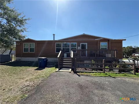 371 Moosehead Rd, Spring Branch, TX 78070