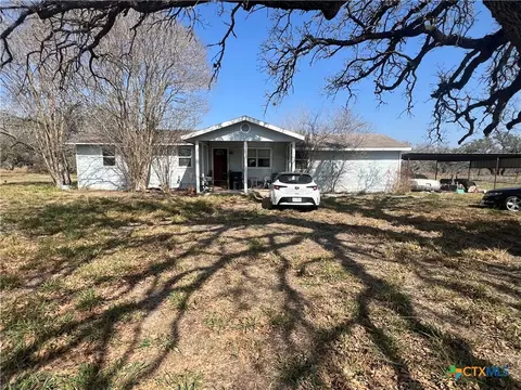 529 Oriente Dr, Pleasanton, TX 78064