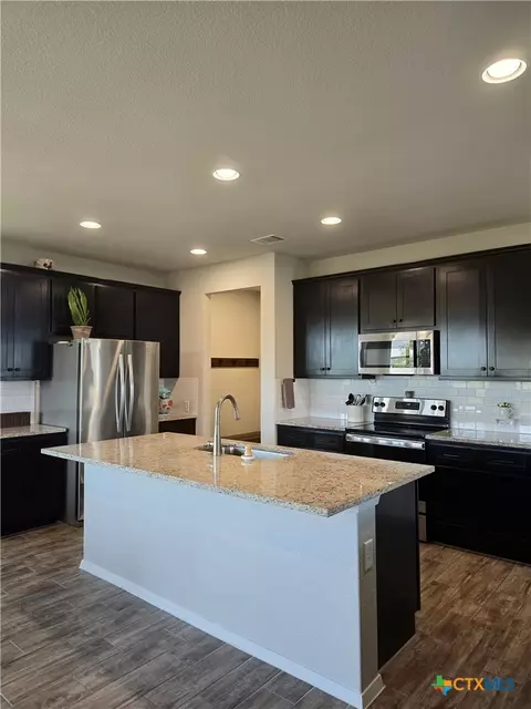 Kitchen - 236 Blue Agate Ct, Jarrell, TX 76537 photo 1 of 2