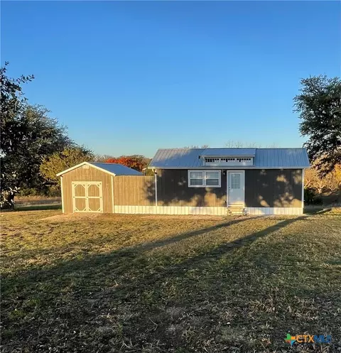 110 Guadalupe Dr, Oglesby, TX 76561