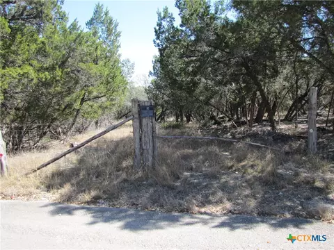 678 Cannan Rd, Canyon Lake, TX 78133