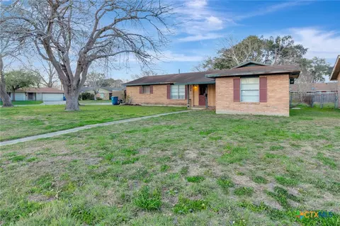 526 Fairmont St, Port Lavaca, TX 77979