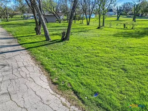 1004 E Downs Ave, Temple, TX 76501 photo 6