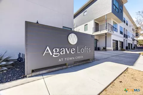 1208 N Academy Ave #2201, New Braunfels, TX 78130
