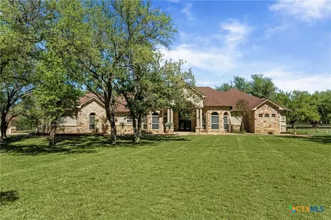 1297 Mission Trl, Salado, TX 76571