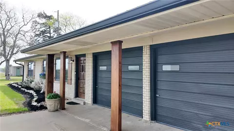 6603 Us Highway 90a W, Shiner, TX 77984