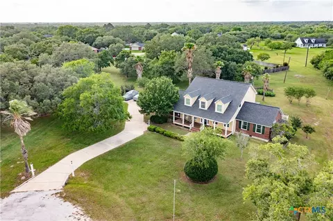 403 Oakside Dr, Victoria, TX 77905