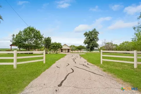 14830 Fm 1346, Saint Hedwig, TX 78152