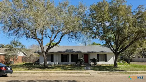 2406 Bon Aire Ave, Victoria, TX 77901