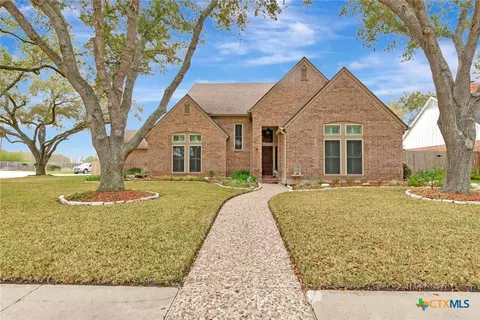 508 Masters Dr, Victoria, TX 77904
