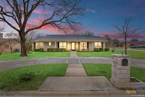 901 S Roy Reynolds Dr, Harker Heights, TX 76548