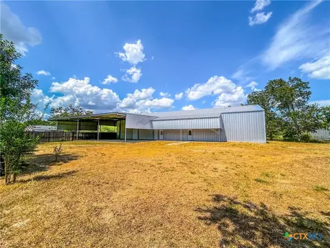 90 Honey Dr, Victoria, TX 77904