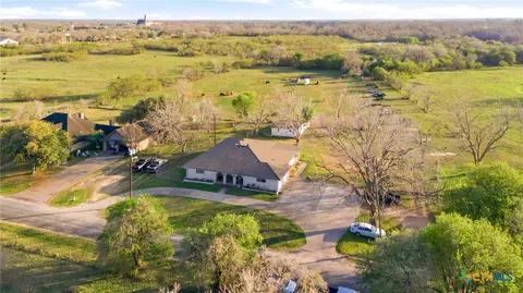 911 W Constitution St, Victoria, TX 77901