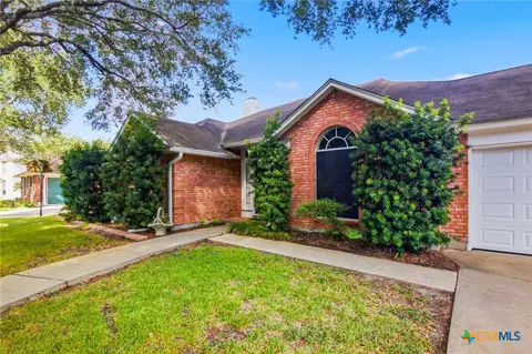 204 Windy Way Dr, Victoria, TX 77904