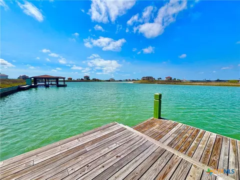 396 Arbor Vis, Port O'connor, TX 77982