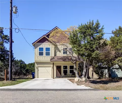 1577 Whispering Hills Dr, Canyon Lake, TX 78133