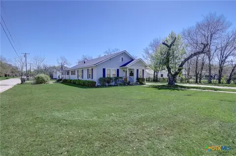 1135 N Penelope St, Belton, TX 76513