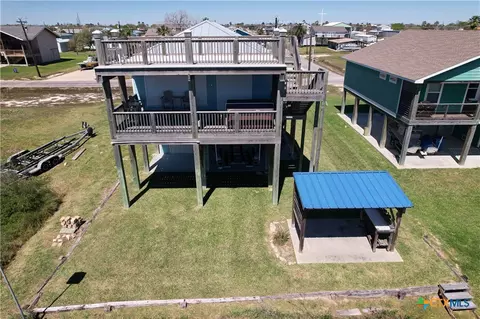 403 W Maple St, Port O'connor, TX 77982