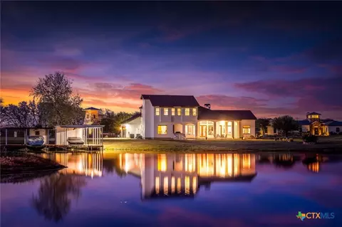 925 River Ranch Cir, Martindale, TX 78655