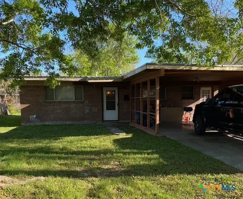 711 Hybiscus Ln, Victoria, TX 77904