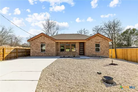 209 Troell St, Seguin, TX 78155