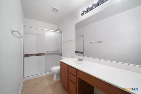 Bath - 180 Beech Dr, Kyle, TX 78640 photo 4 of 5