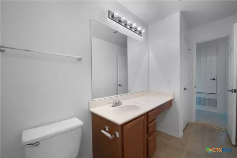 Bath - 180 Beech Dr, Kyle, TX 78640 photo 5 of 5