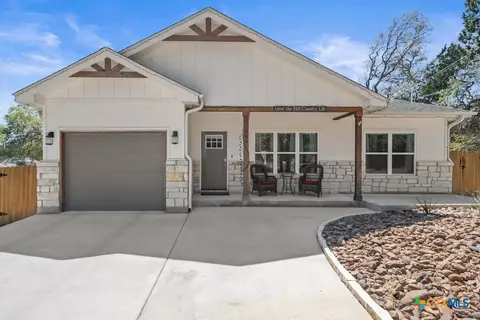 566 Whispering Breeze Dr, Canyon Lake, TX 78133
